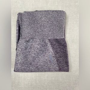 GymShark Flex High Waisted Leggings
- Purple Marl - Medium- Discontinued Color